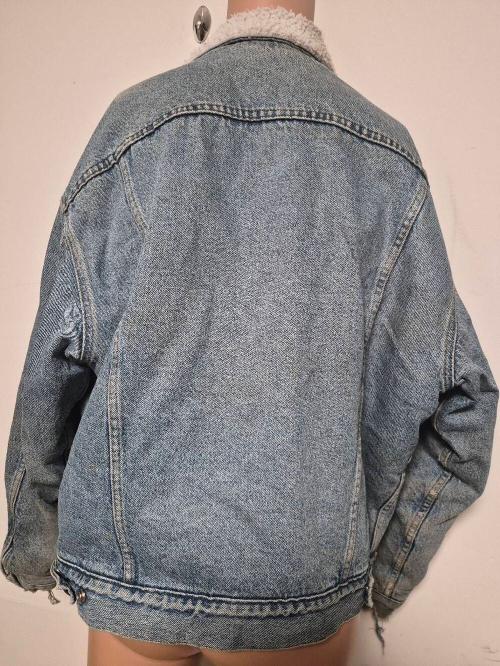 Levi's denim jacket - Picture 11 of 13